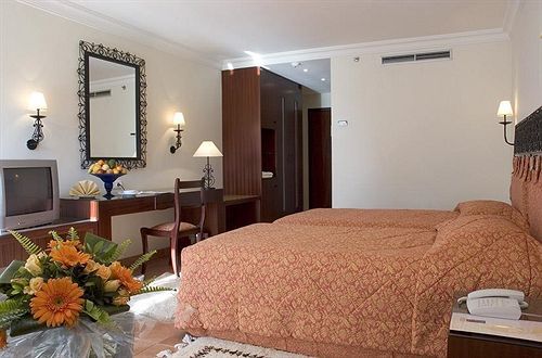 Golden Tulip Farah Khouribga Hotel Exterior foto
